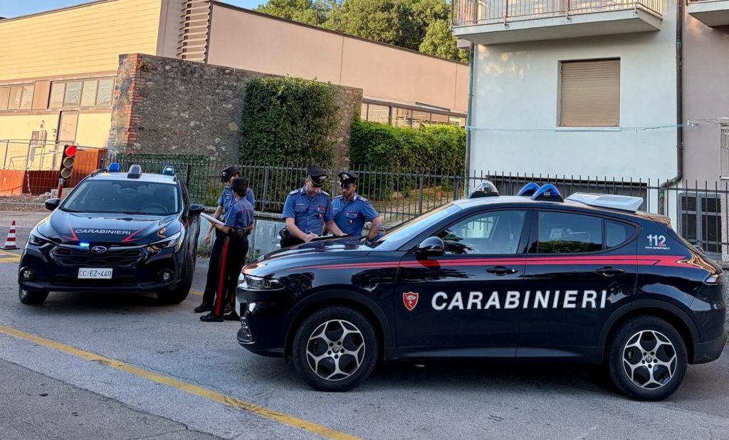 Incende un appartamento per pochi euro: arrestato 42enne a Bibbiena