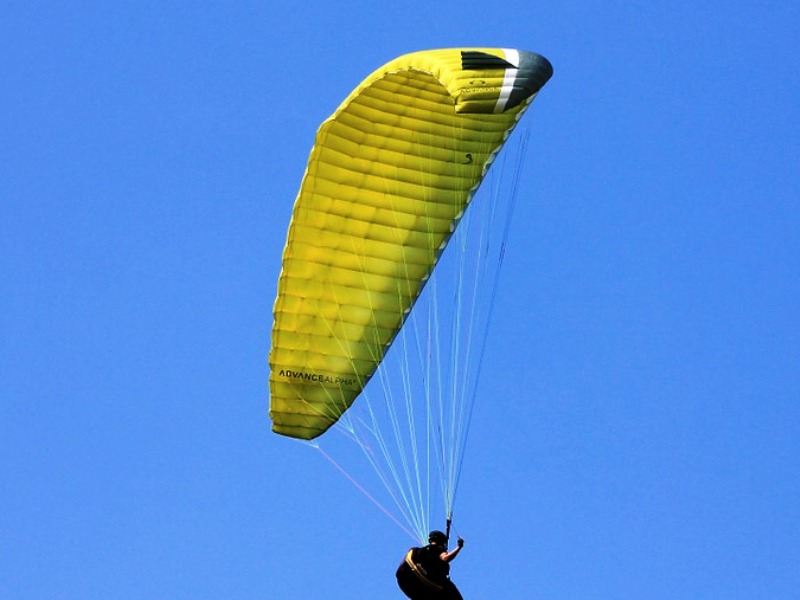 Incidente col parapendio: muore a 53 anni un uomo residente nel Fiorentino