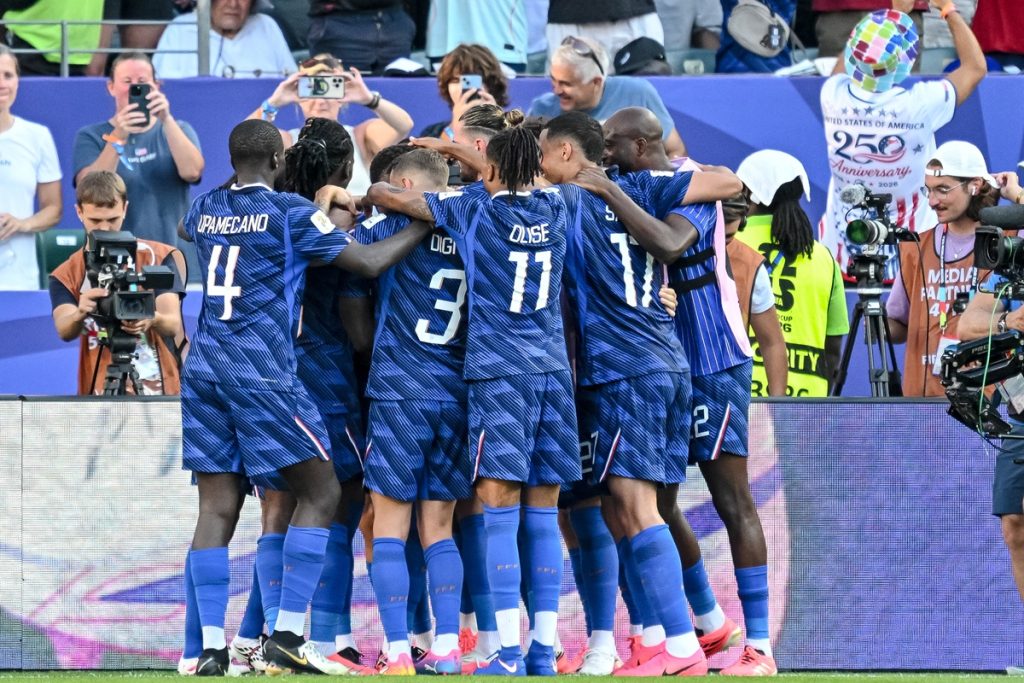 Mbappé Segna su Rigore: La Francia Batte il Paraguay e Raggiunge i Quarti di Finale del Mondiale - Agenzia di Stampa Italpress