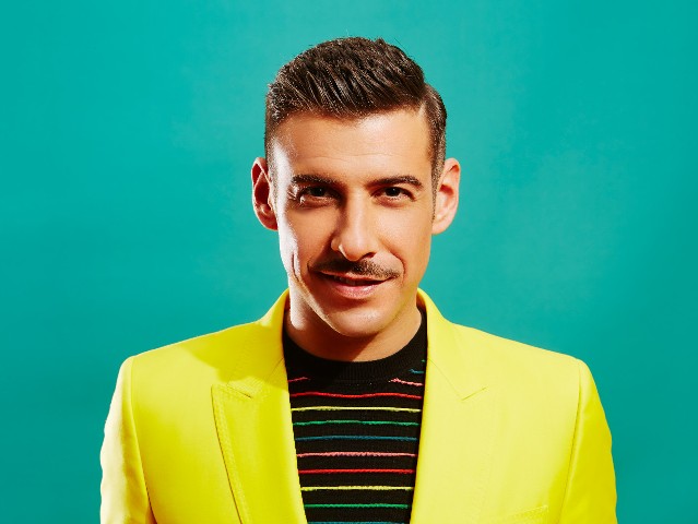 "Occidentali's Karma" festeggia 10 anni: Francesco Gabbani annuncia due concerti speciali in Italia