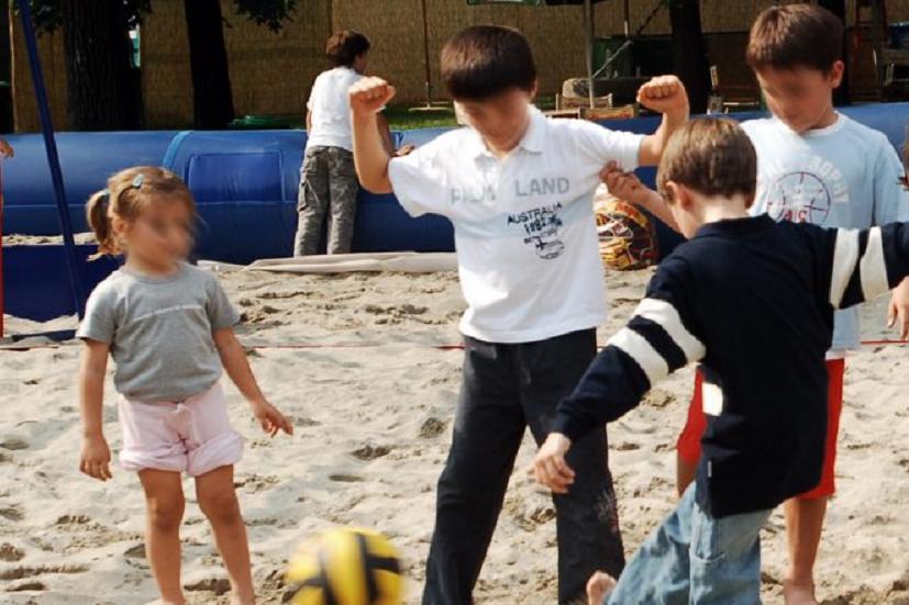 Ondate di calore e annegamenti: in estate i bambini sono più a rischio di incidenti. Ecco come prevenirli.