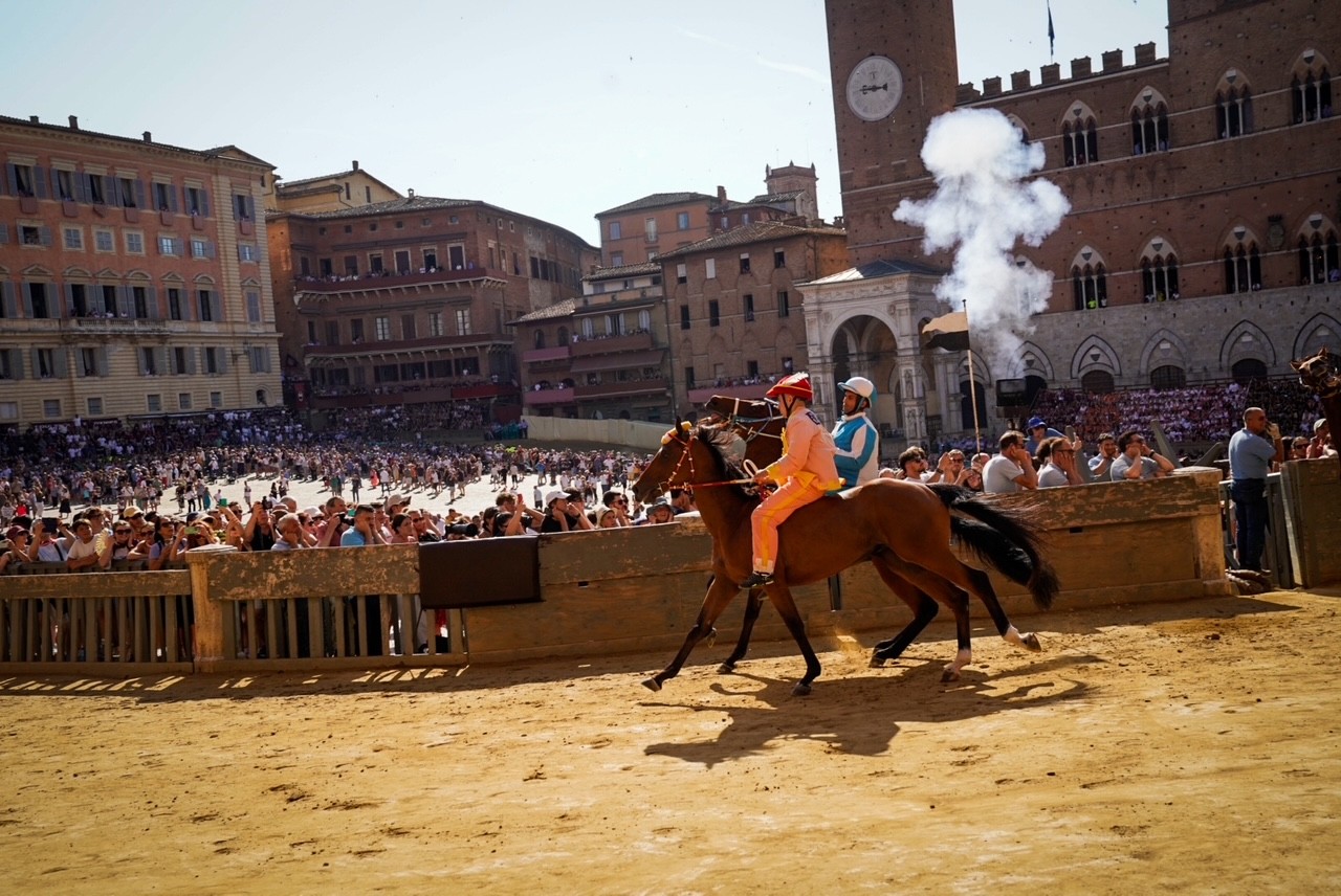 Palio del 2 luglio: il Valdimontone conquista la quarta prova