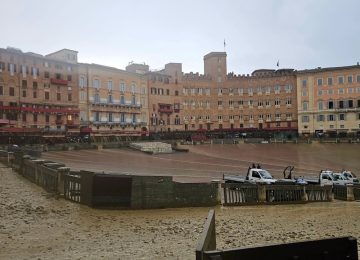 Palio di Siena, annullata per pioggia la provaccia