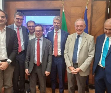Piombino, firmato l'Accordo di programma con JSW: tutele occupazionali garantite.