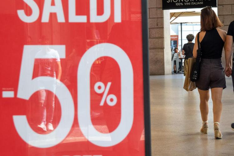 Saldi: il calendario ufficiale regione per regione con le date e le sanzioni per le violazioni delle regole