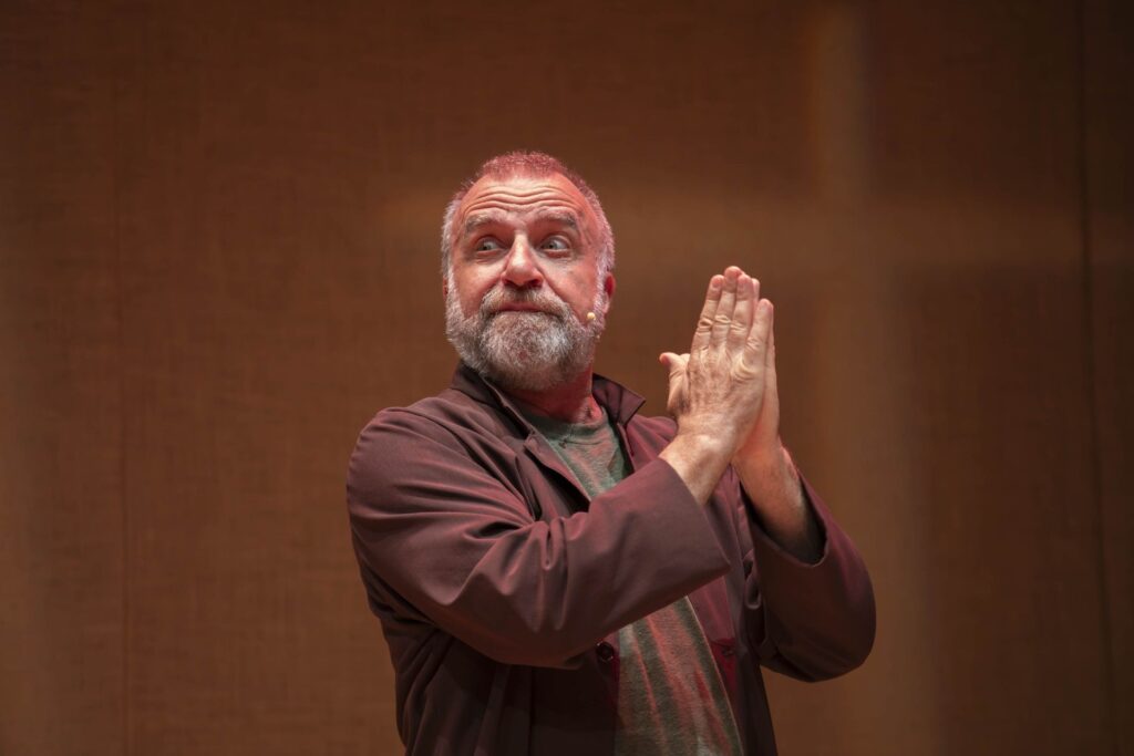 Ugo Dighero interpreta "Lo Santo Jullare Francesco" di Dario Fo