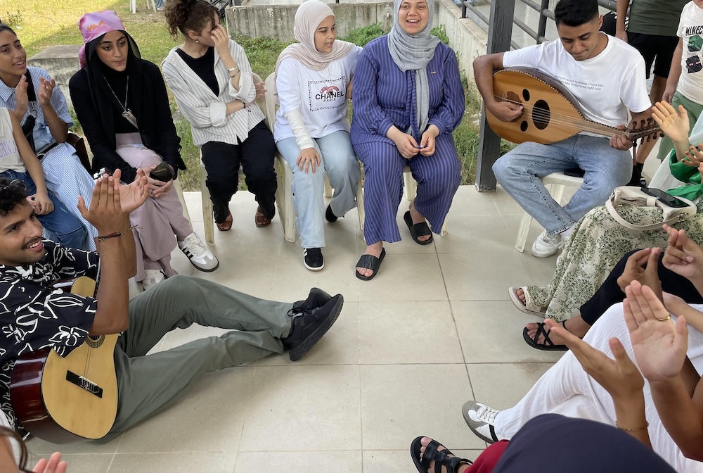 Visti negati ai giovani musicisti palestinesi dal Libano: ma la musica continua