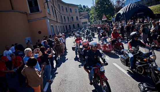Tornano le Giornate Mondiali Moto Guzzi con il nuovo museo e la nuova fabbrica: un evento imperdibile!