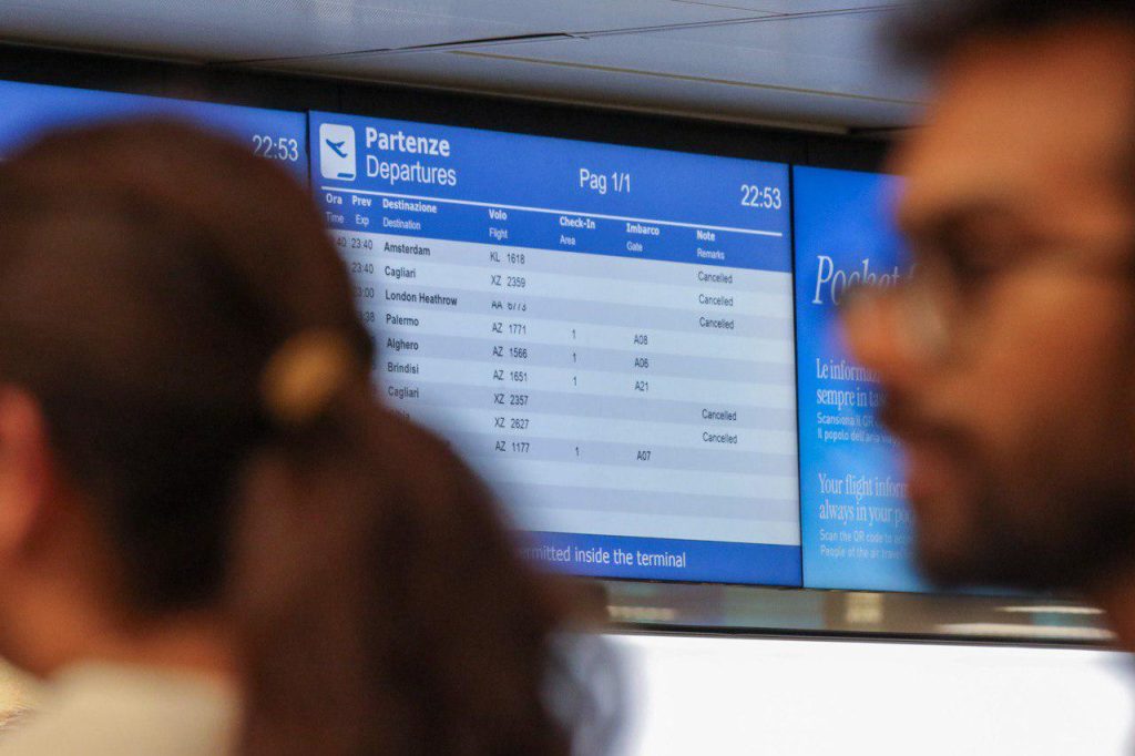 200 euro di multa per il pagamento della sosta: padre furioso in aeroporto