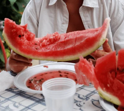 Buccia di anguria: tanti benefici e poche calorie! Scopri come utilizzarla in cucina.