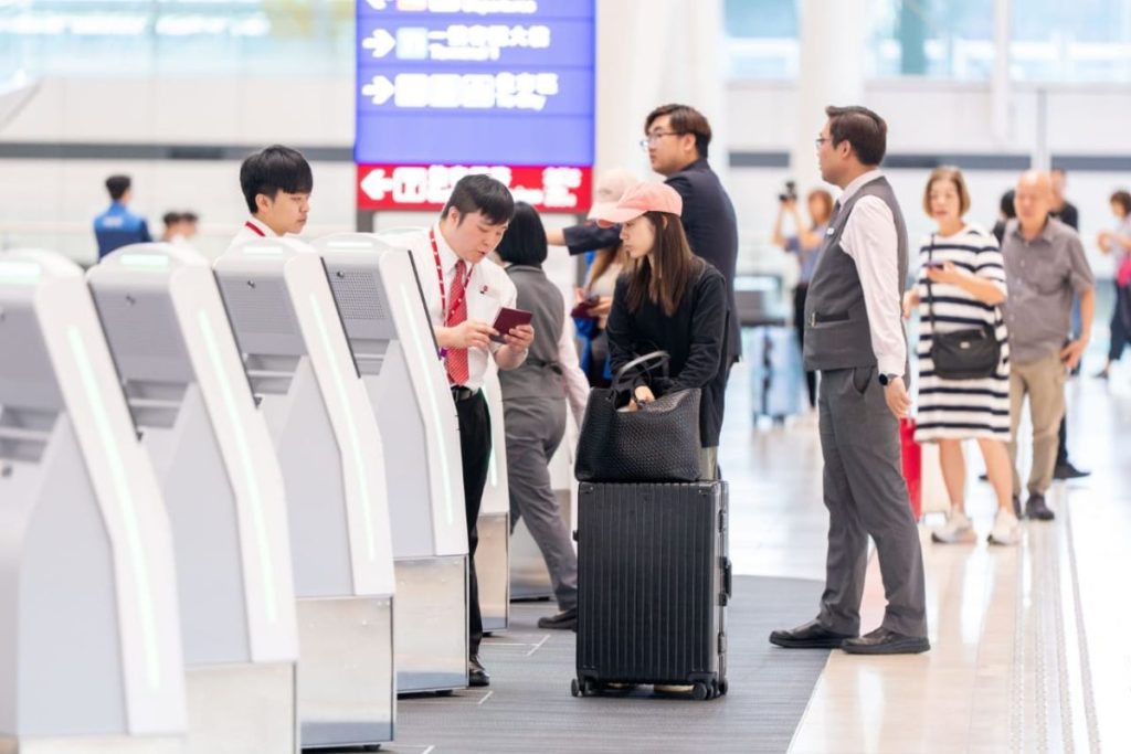 Cina: A Hong Kong, le vendite al dettaglio aumentano per 14 mesi di fila - Agenzia Italpress