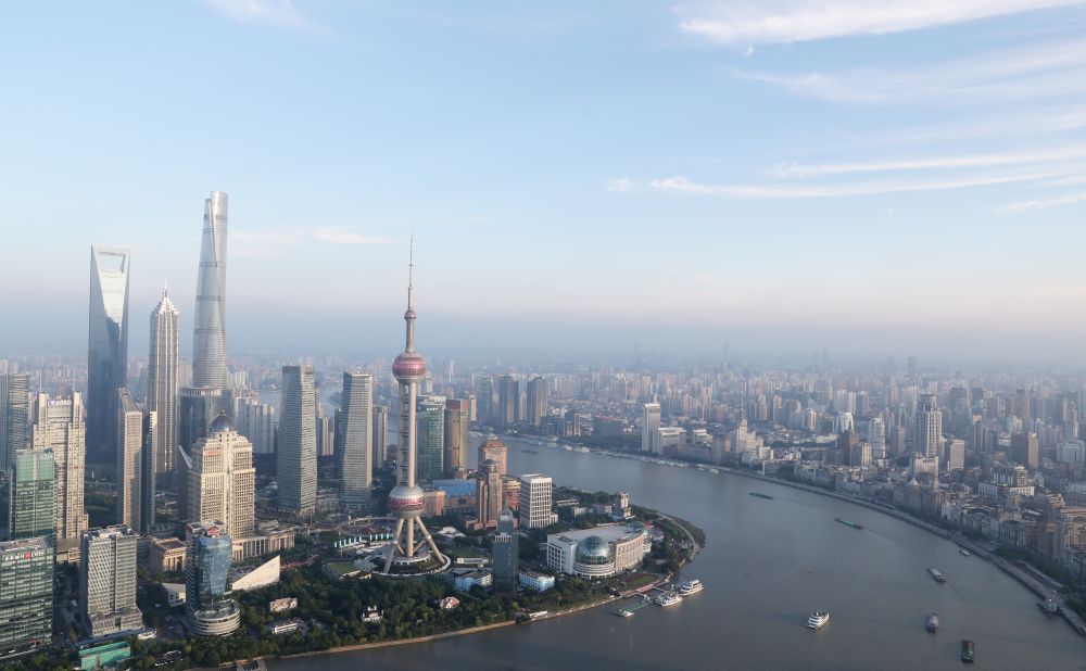 Cina: Aumento dei Premi nel Settore Assicurativo nel Primo Semestre, secondo Italpress