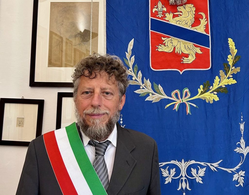 Ecco una possibile riscrittura del titolo:

"Presentazione del Protocollo d'intesa per la riconversione e rigenerazione urbana presso il deposito Eni"