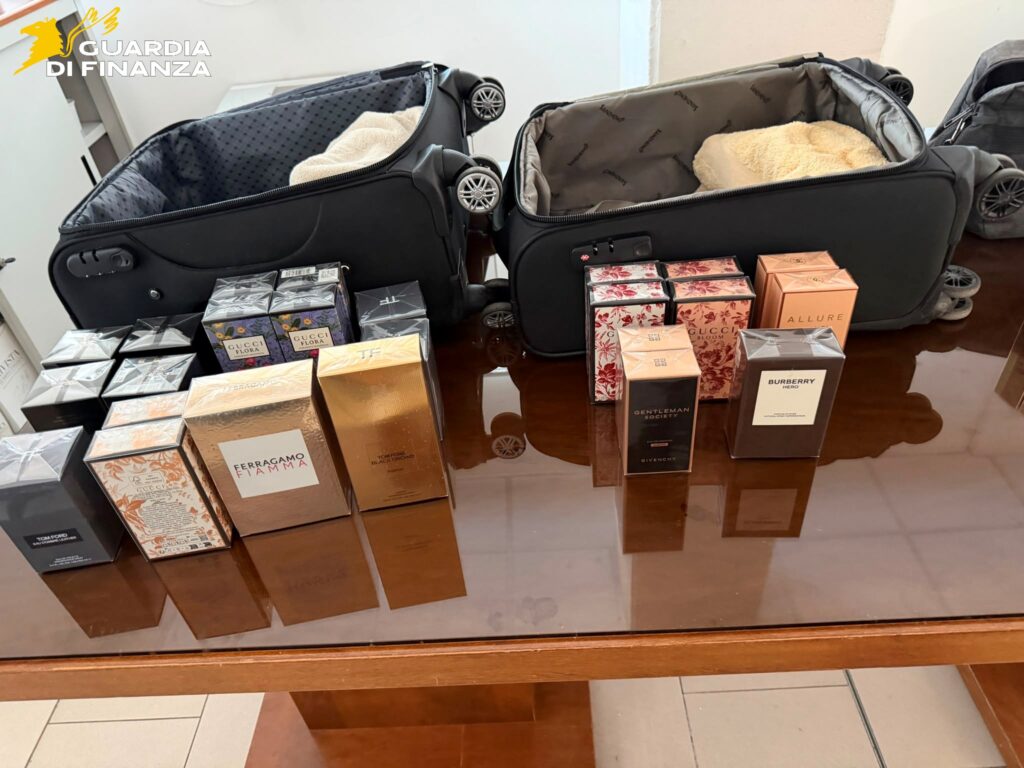 Furto di profumi al duty free del Galilei: arrestati due sospetti e recuperati beni per 4.277 euro.