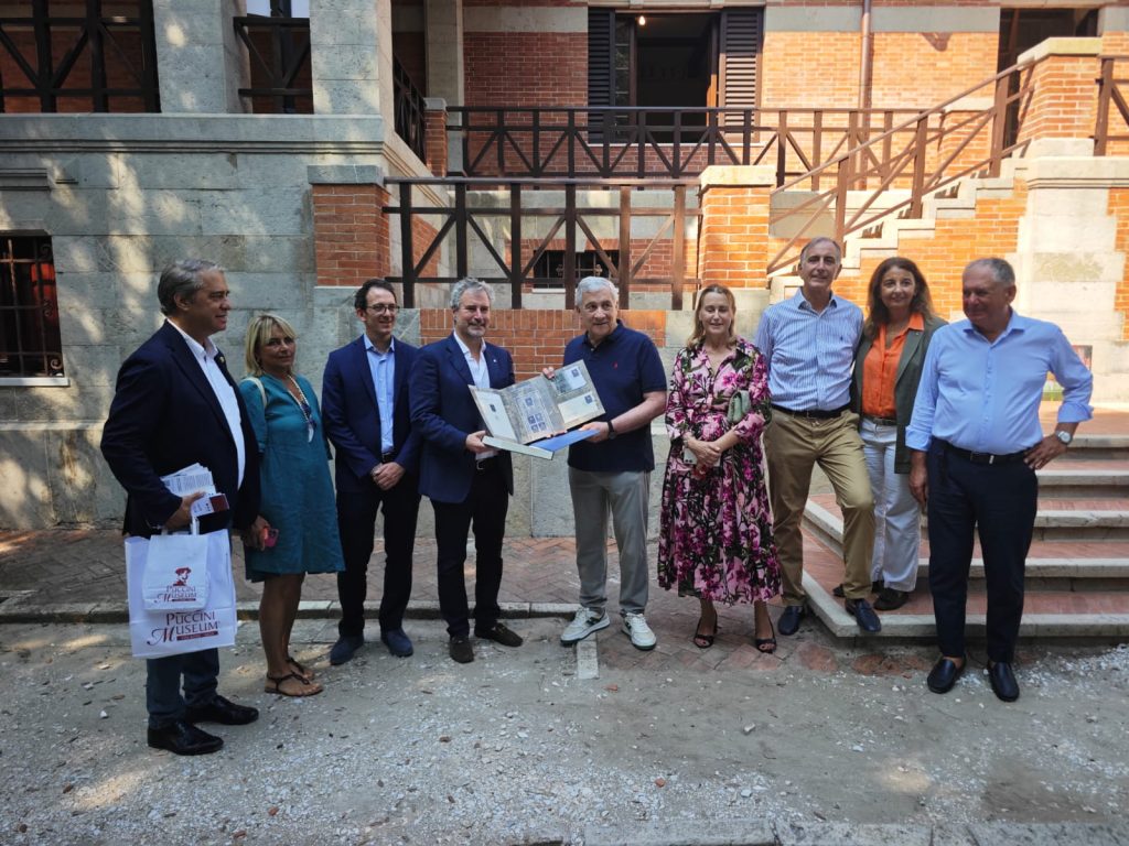 Il ministro Antonio Tajani in visita al Villino di Giacomo Puccini a Viareggio
