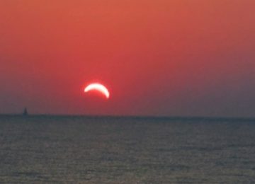 L'eclissi sul Tirreno: un racconto del cielo a cura di Tommaso Lavecchia