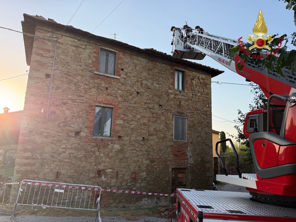 Maltempo in provincia di Arezzo: decine di interventi dei vigili del fuoco