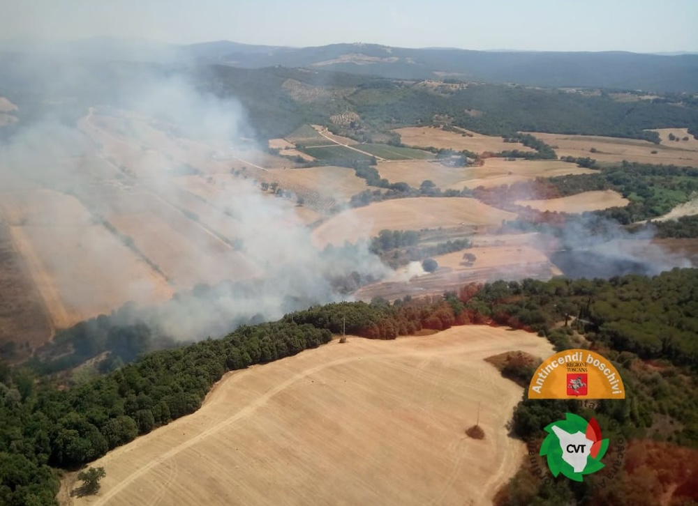 Nuovi incendi in Toscana a Massa Marittima e Anghiari