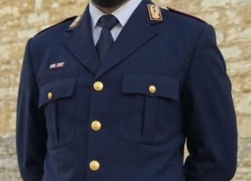 Poliziotto fiorentino aiuta le vittime di un incidente
