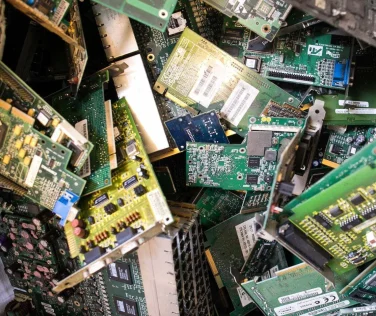 Rifiuti elettronici e vacanze: il vademecum italiano