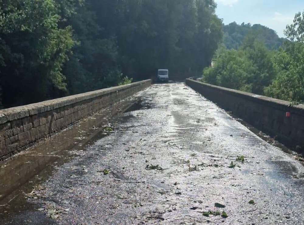 Tempesta a Pitigliano: Evento estremo con piogge intense, vento e grandinate