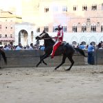 Palio di Siena del 16 agosto: La Giraffa conquista la terza prova