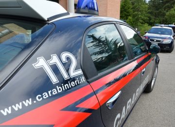 Truffa agli anziani con il figlio minorenne presente: coppia arrestata nell'Aretino